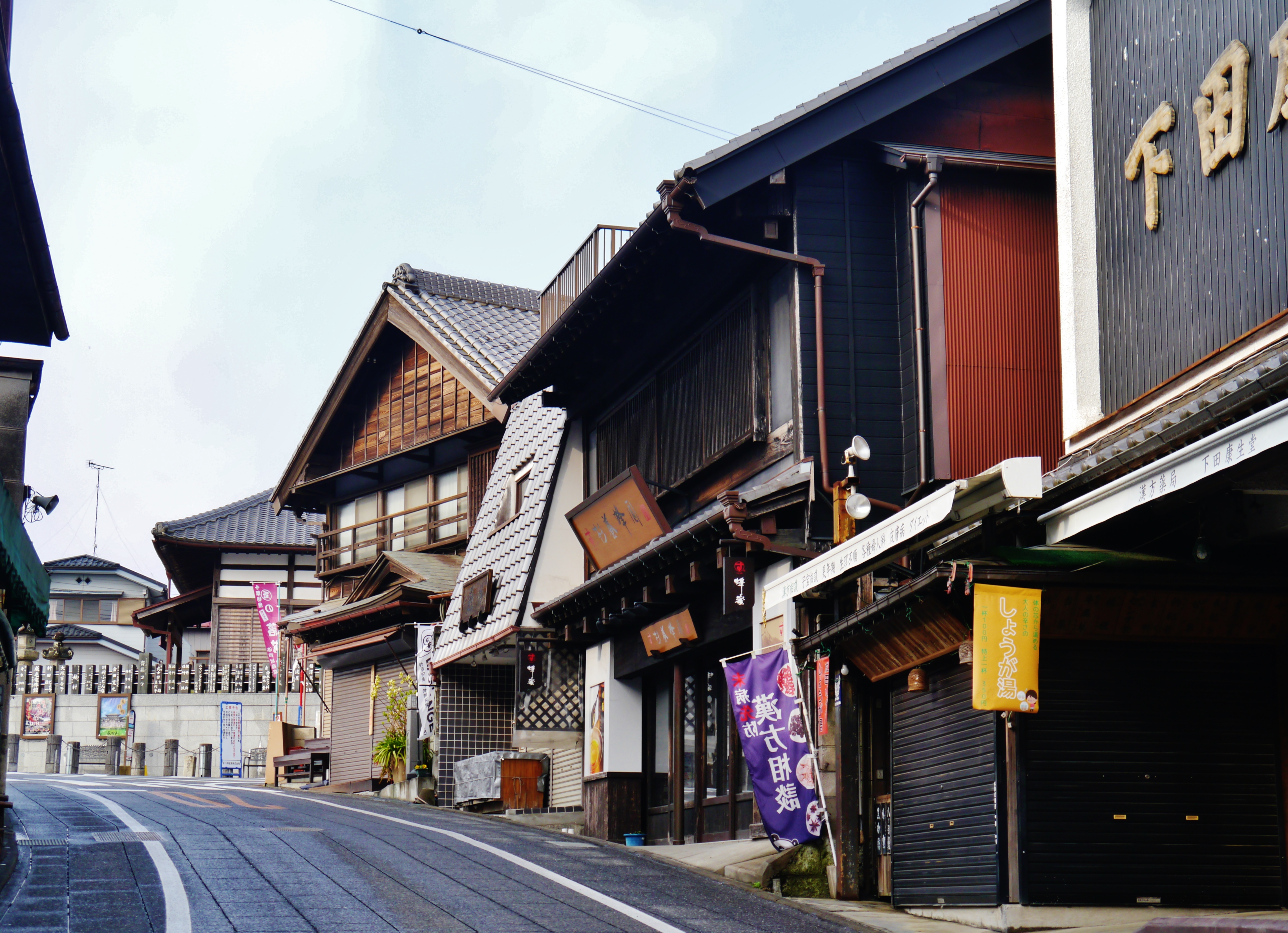 成田表参道商业街资料照片,非浪漫ヴィレッジ现况