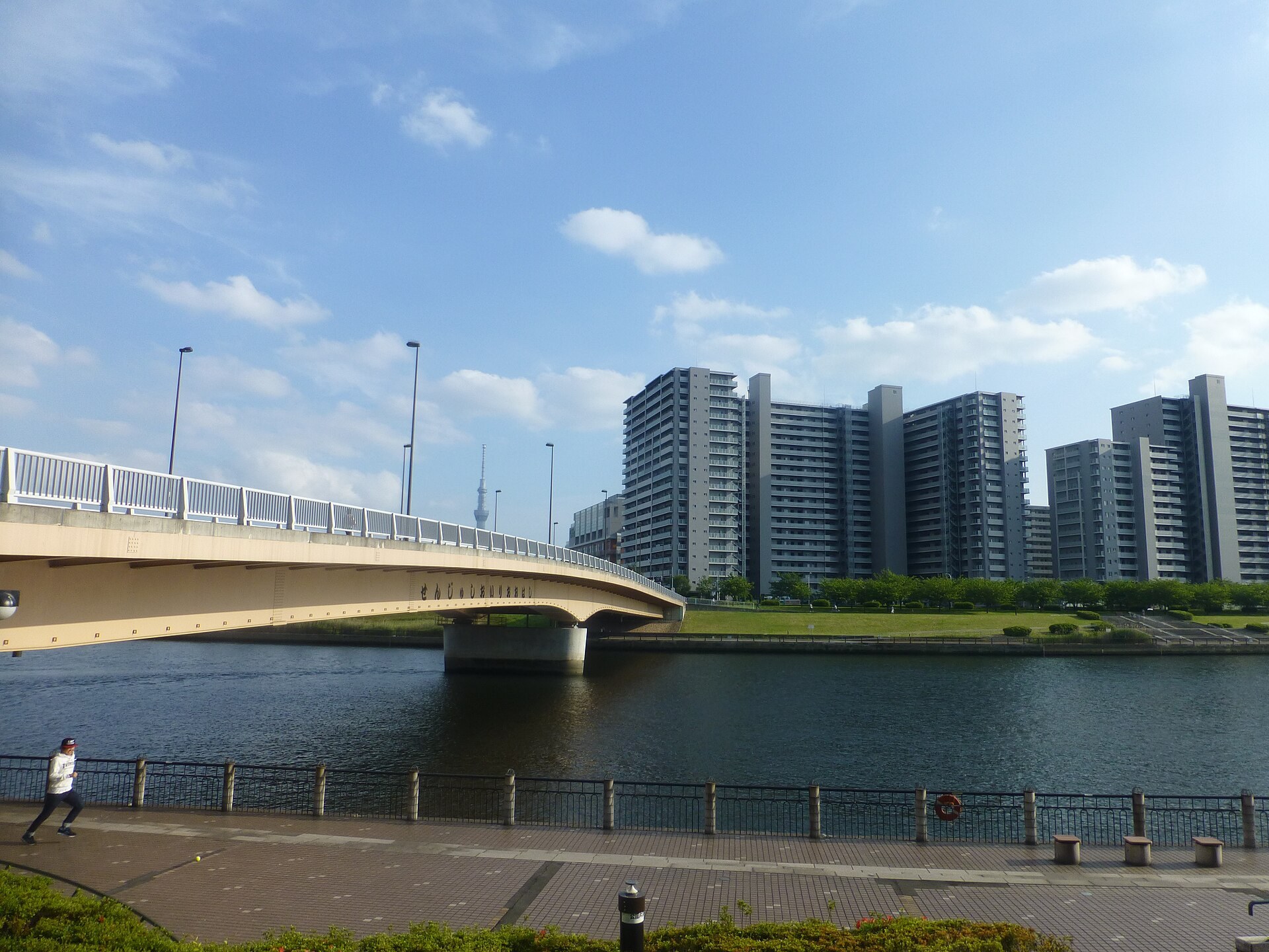 一栋楼,两套价格体系