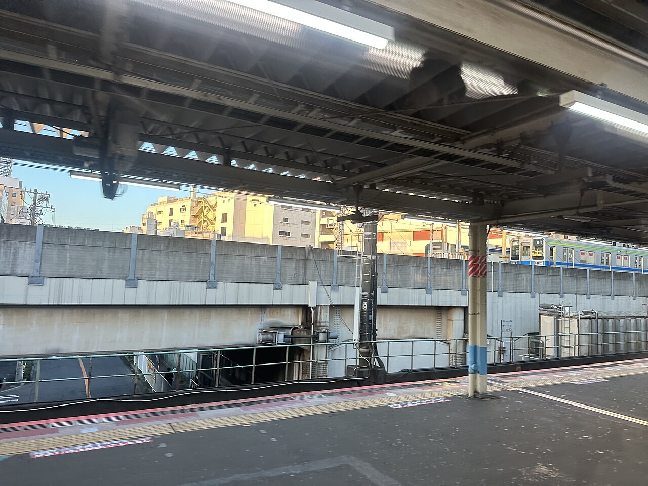 同じ統計で、4都県はいずれも下落していない